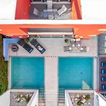 Villa Almond